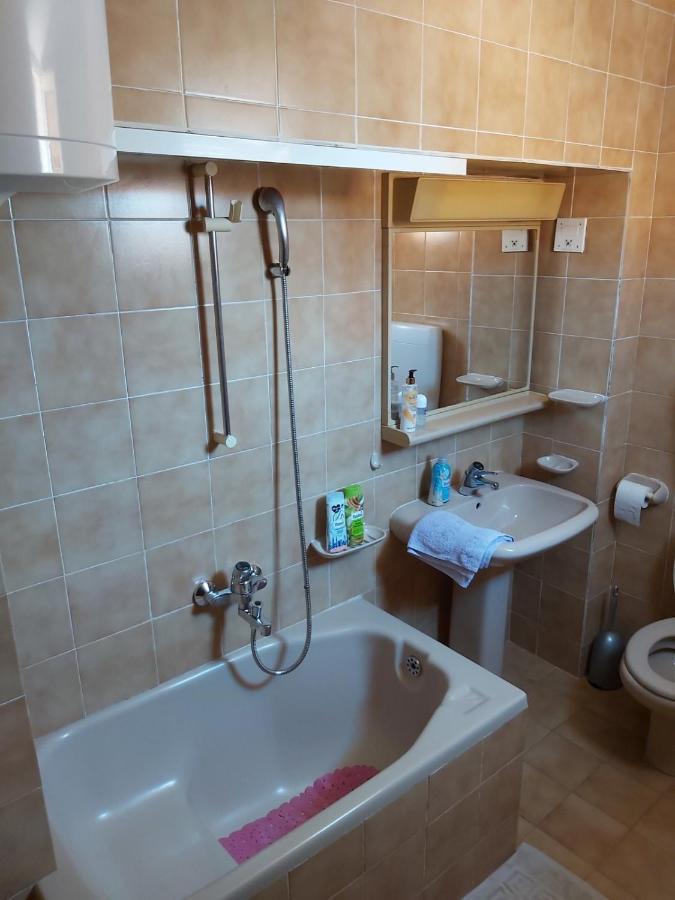ホテル ルームズ メギ ドゥブロブニク 部屋 写真
