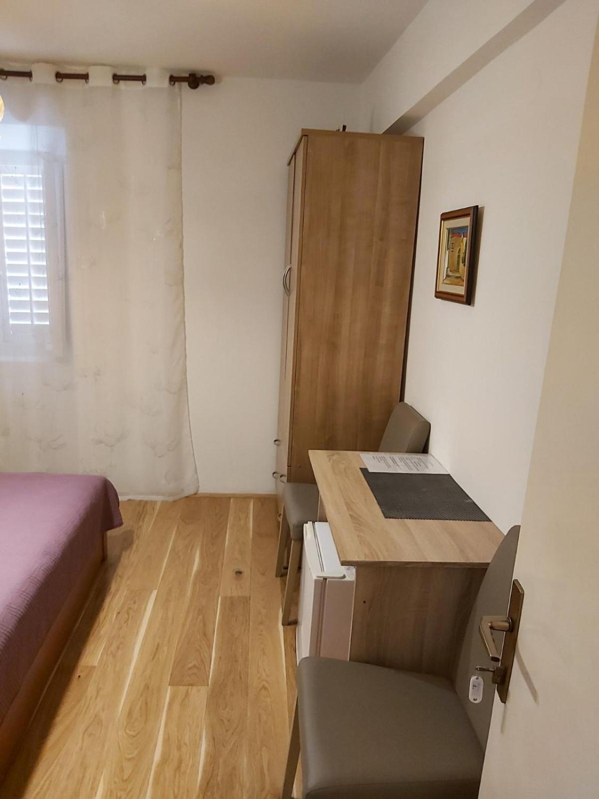 ホテル ルームズ メギ ドゥブロブニク 部屋 写真